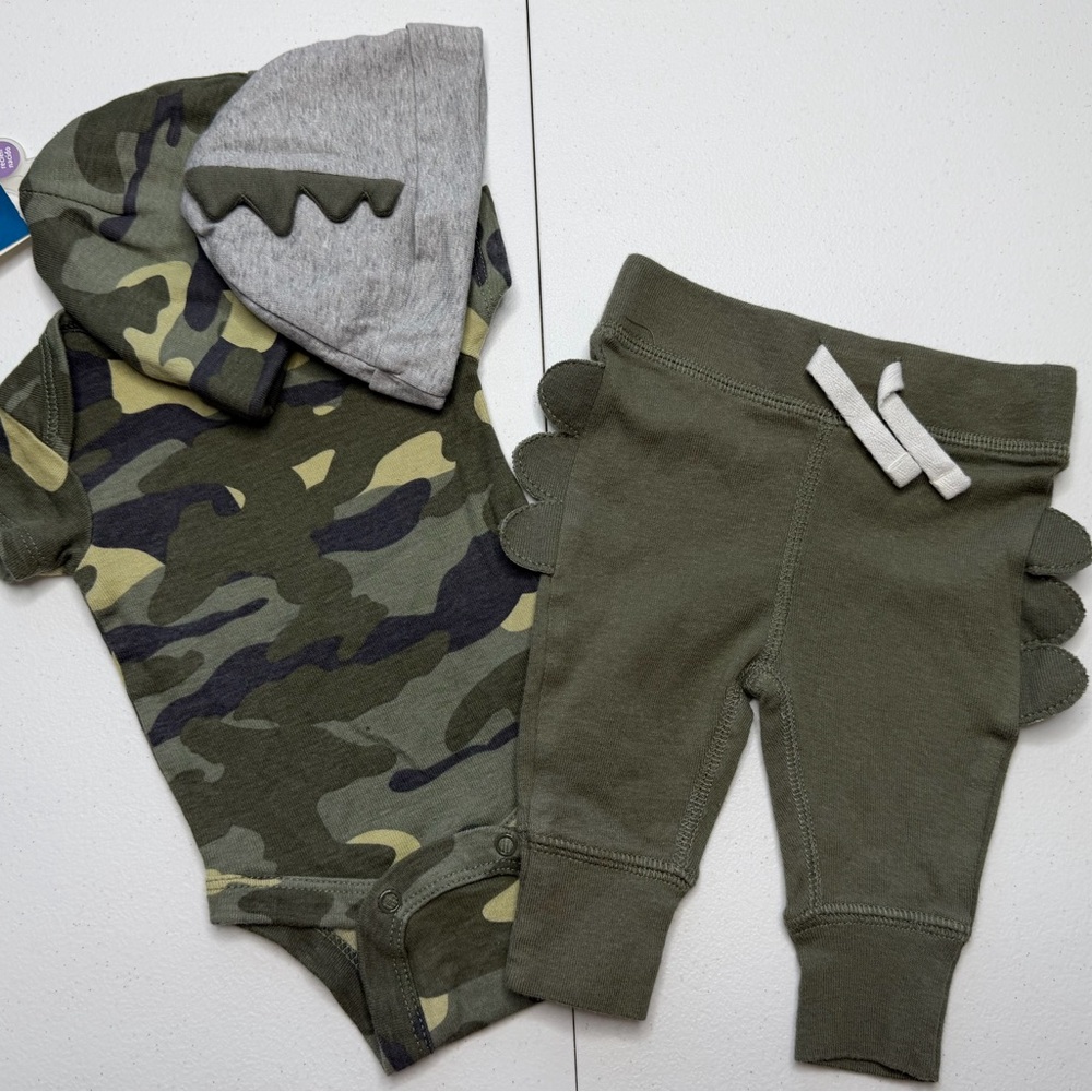 Gerber Newborn Outfit Set (3 Piece) – Camo Dino Hoodie, Pants & Hat